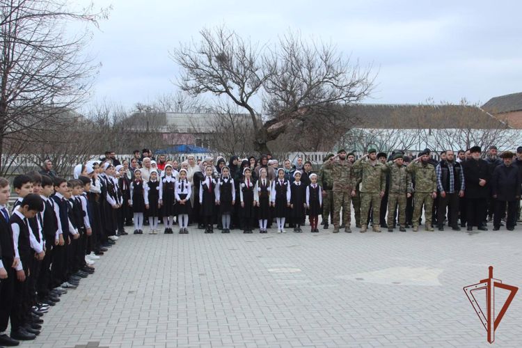 Память павших росгвардейцев почтили в Чеченской Республике