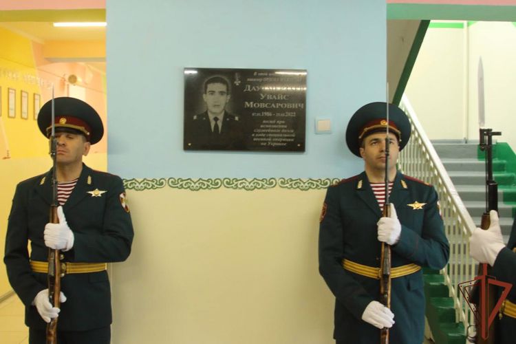 Память павших росгвардейцев почтили в Чеченской Республике