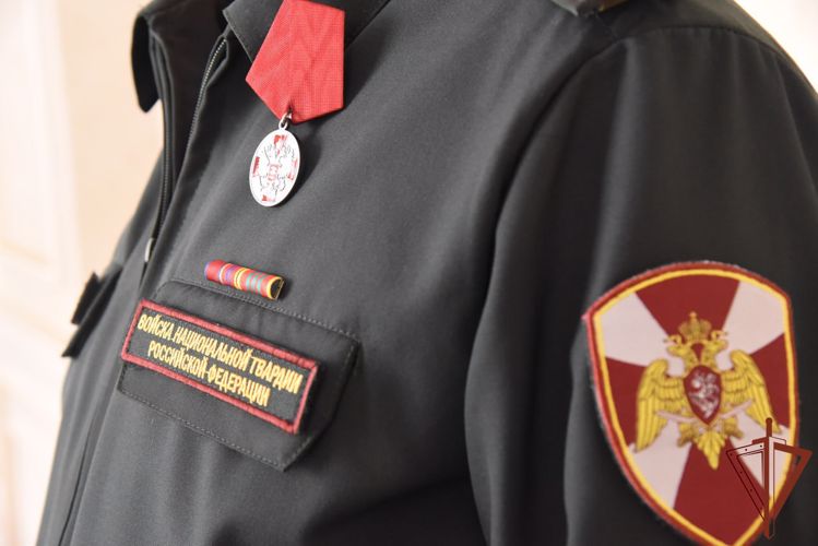 Командующий Сибирским округом Росгвардии вручил государственные награды военнослужащим – участникам специальной военной операции