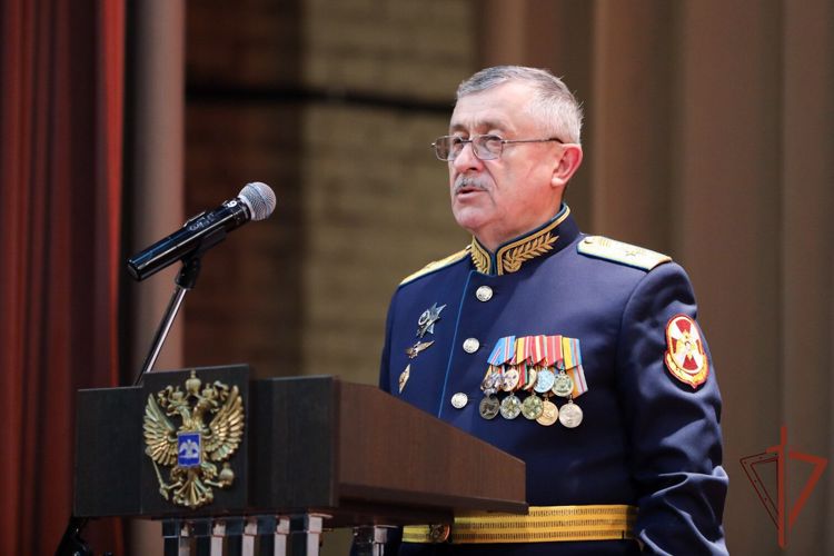 Генерал-майор Анатолий Коновалов поздравил авиаторов ведомства с профессиональным праздником