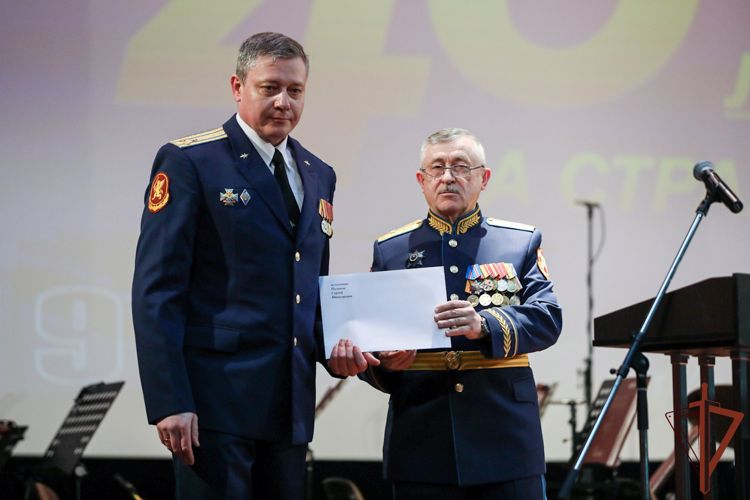 Генерал-майор Анатолий Коновалов поздравил авиаторов ведомства с профессиональным праздником