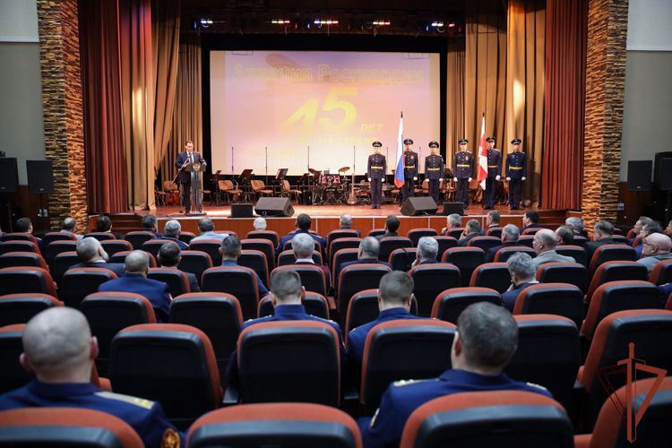 Генерал-майор Анатолий Коновалов поздравил авиаторов ведомства с профессиональным праздником