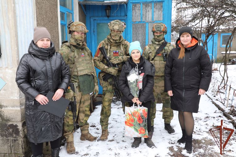 Росгвардейцы исполнили мечту многодетной матери из Луганской Народной Республики (видео)