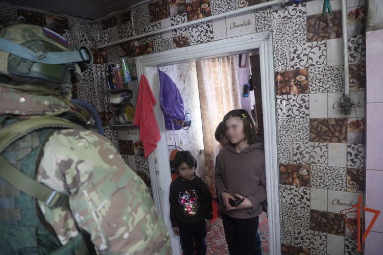 Росгвардейцы оказывают адресную помощь нуждающимся жителям  ЛНР