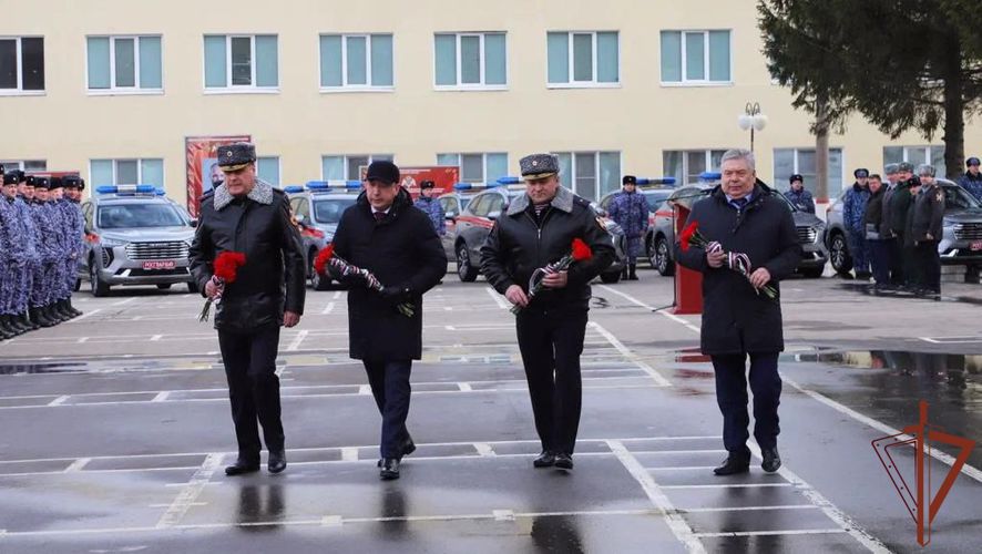 Тульским росгвардейцам вручили ключи от новых служебных автомобилей (видео)