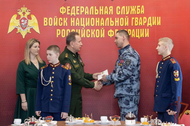 Генерал армии Виктор Золотов встретился с династиями росгвардейцев в Московском президентском кадетском училище имени М.А. Шолохова 