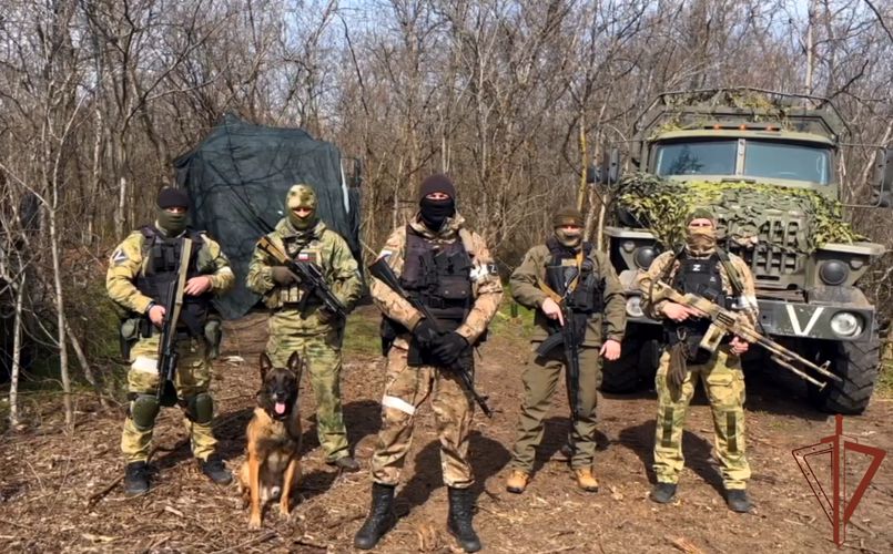 Росгвардейцы - участники спецоперации записали видеообращение с передовой к курганским школьникам (видео)