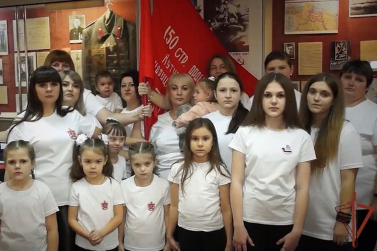 Семьи росгвардейцев записали клип в поддержку участников СВО (видео)