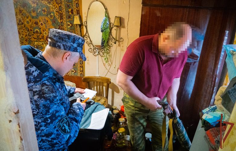 В Пензенской области сотрудники Росгвардии обеспечивают правопорядок во время паводка (видео)