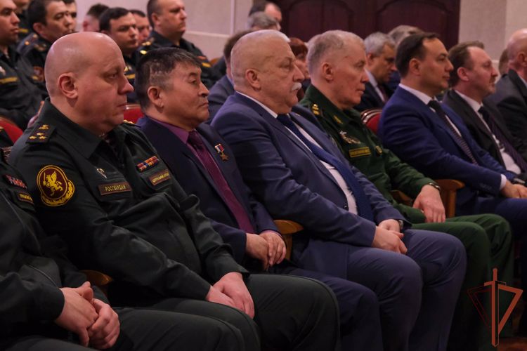 В управлении Уральского округа состоялось памятное мероприятие, посвящённое Дню войск национальной гвардии (видео)