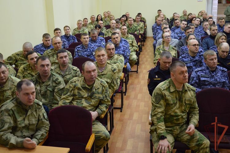  Актёр Дмитрий Певцов посетил алтайское управление Росгвардии