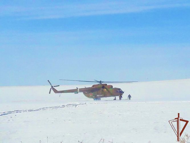 В Сибири подразделения авиации Росгвардии отметили 45-ю годовщину 