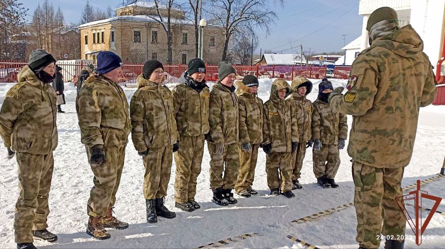 Росгвардия проводит патриотические мероприятия для подрастающего поколения на Урале
