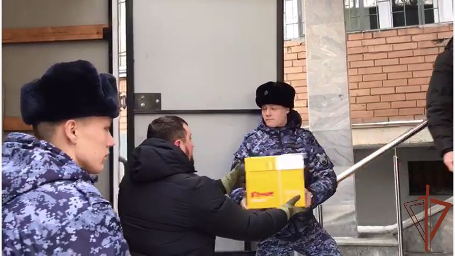 Росгвардейцы приняли участие в гуманитарной миссии