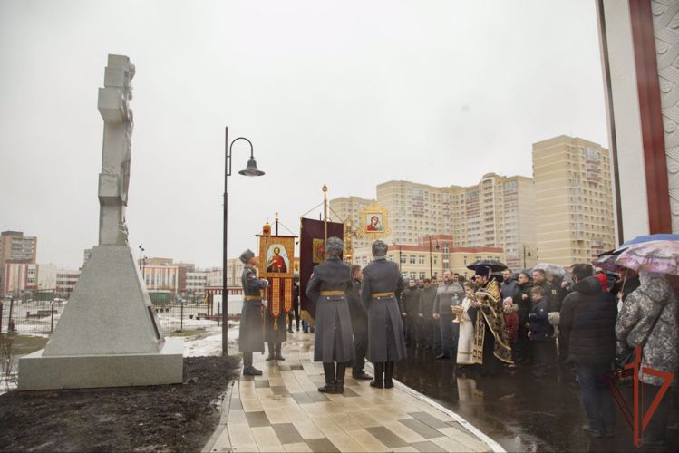 В главном храме Росгвардии состоялся благодарственный молебен с крестным ходом, посвящённый Дню войск национальной гвардии РФ