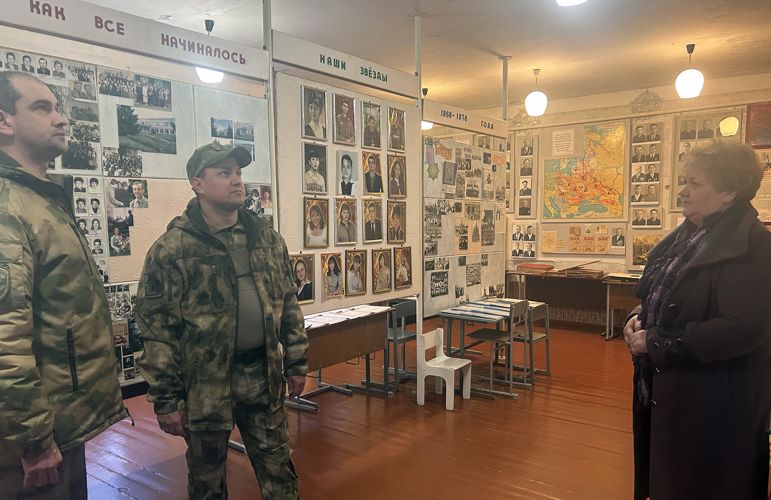 Росгвардейцы доставили гуманитарную помощь жителям Луганской Народной Республики