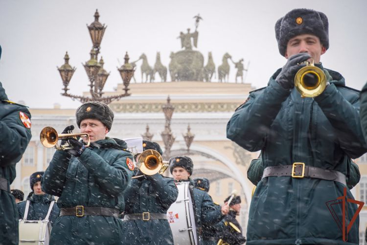 В Санкт-Петербурге проходят репетиции сводного военного оркестра к Параду Победы