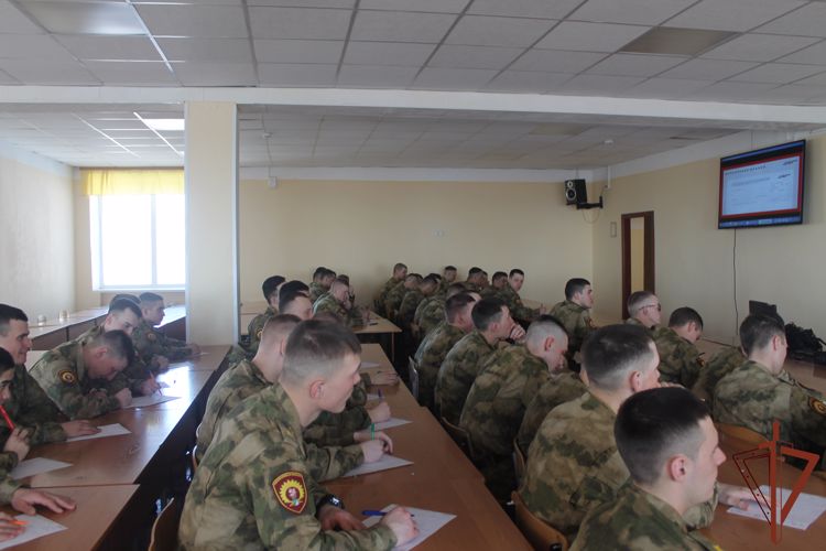 Курсанты Новосибирского военного института Росгвардии приняли участие во Всероссийской акции «Тотальный диктант»