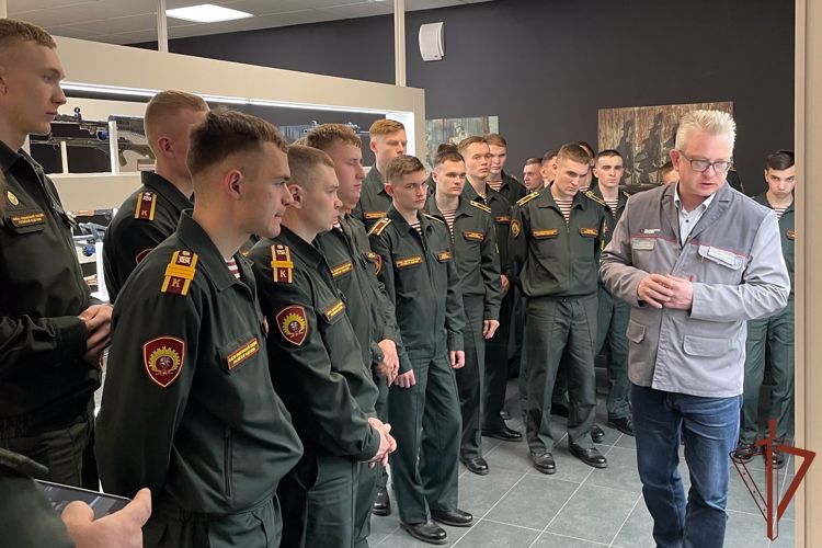 Курсанты Пермского военного института Росгвардии проходят практику на предприятии концерна «Калашников» 