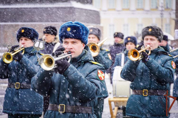 В Санкт-Петербурге проходят репетиции сводного военного оркестра к Параду Победы