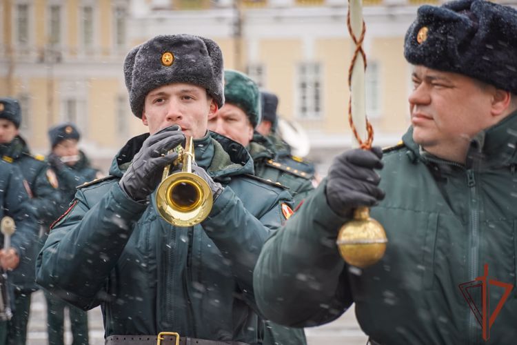 В Санкт-Петербурге проходят репетиции сводного военного оркестра к Параду Победы