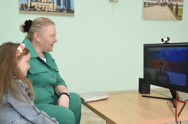 Для росгвардейцев - участников СВО из Чечни организовали телемост с их родными и близкими