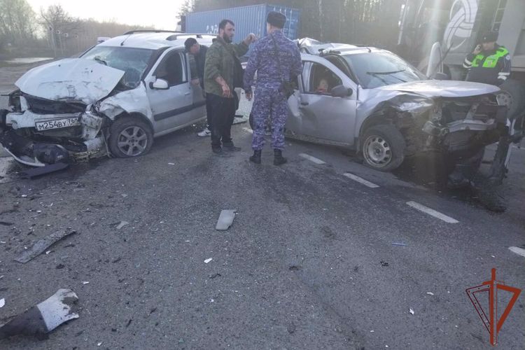 Пострадавшему в ДТП жителю Подмосковья доврачебную помощь оказали росгвардейцы