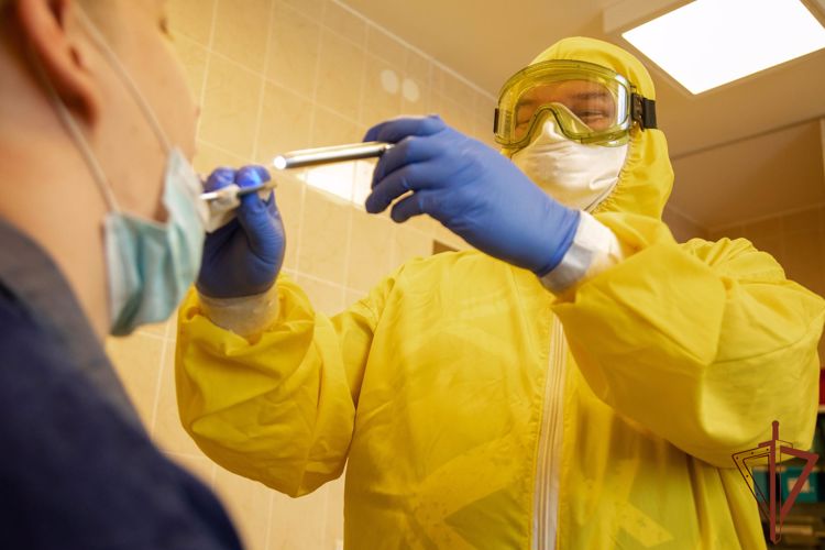 Медицинская служба Уральского округа отмечает профессиональный праздник