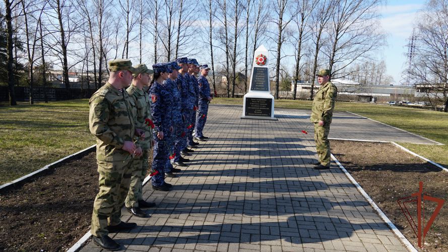 В Пскове росгвардейцы почтили память погибших в Великой Отечественной войне