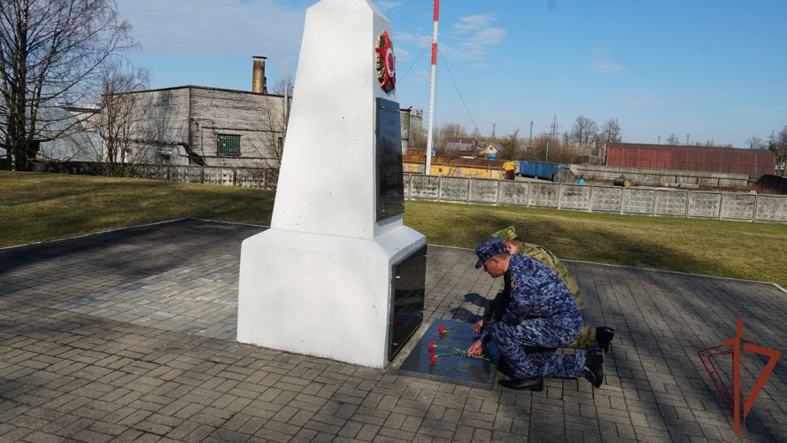 В Пскове росгвардейцы почтили память погибших в Великой Отечественной войне