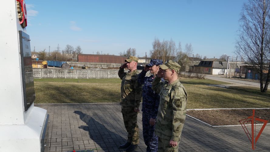 В Пскове росгвардейцы почтили память погибших в Великой Отечественной войне