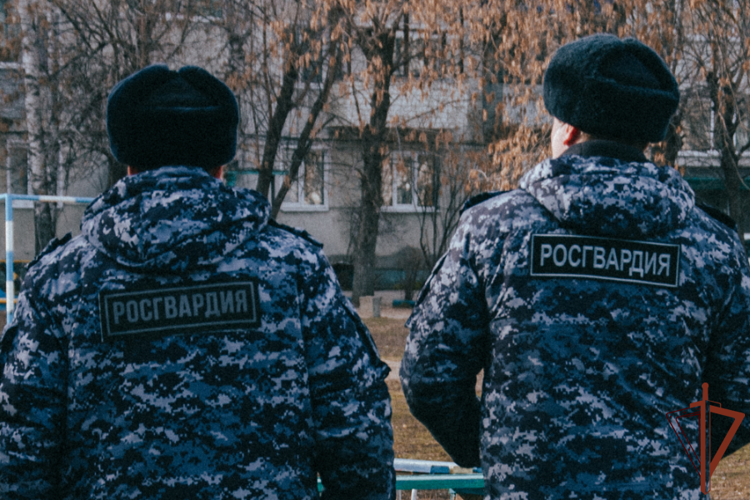 Росгвардейцы помогли вернуться домой пожилой жительнице Пензы