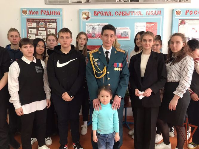 Патриотические мероприятии для подрастающего поколения проводят росгвардейцы на Урале (видео)