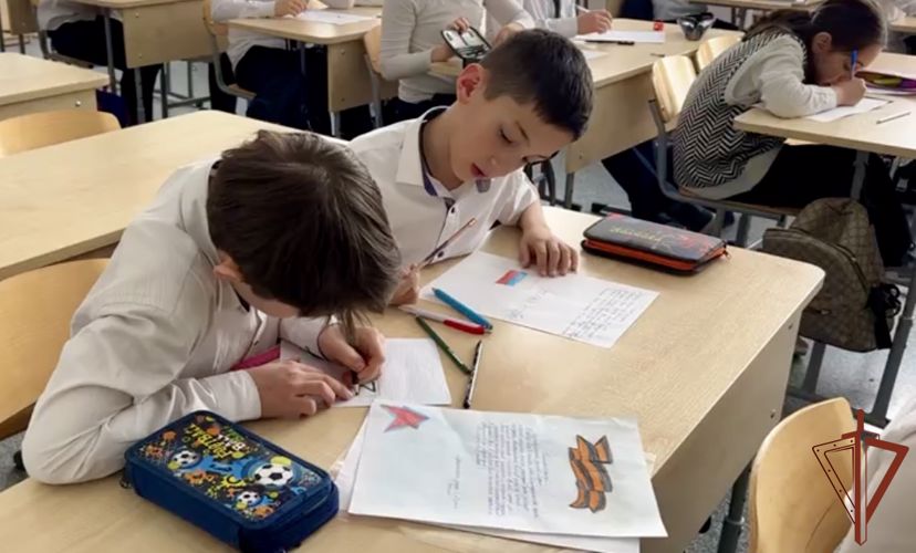 Росгвардейцы провели акцию «Письмо солдату» во Владикавказе