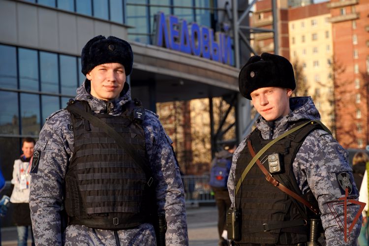 Росгвардейцы обеспечили безопасность хоккейного матча в Санкт-Петербурге