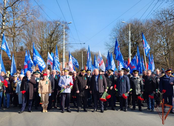 Память погибших при штурме Кёнигсберга советских солдат почтили росгвардейцы