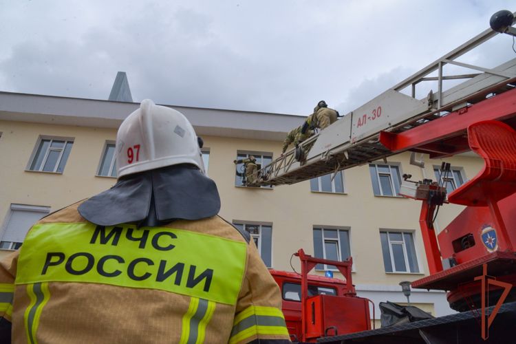 В Уральском округе Росгвардии состоялось пожарно-тактическое занятие