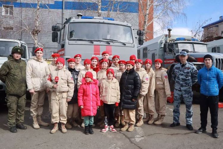 Патриотические мероприятия и благотворительные акции провела Росгвардия в Сибири