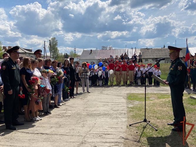 Память военнослужащего Росгвардии увековечили в Новосибирской области