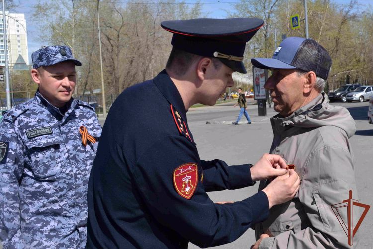   На Урале росгвардейцы приняли участие в ряде патриотических мероприятий в преддверии Дня Победы (видео)