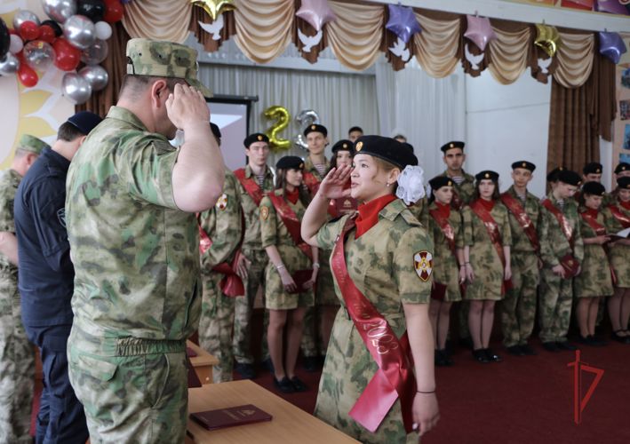 Благовещенские школьники завершили обучение в профильном классе Росгвардии