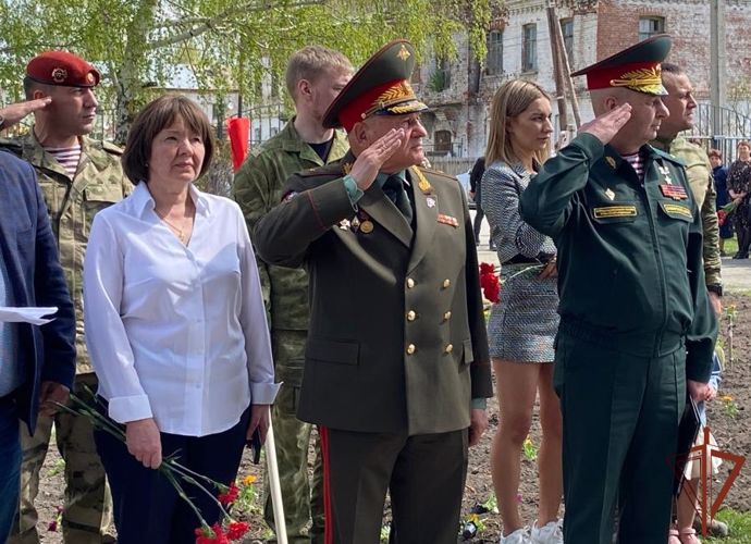 Память военнослужащего Росгвардии увековечили в Новосибирской области