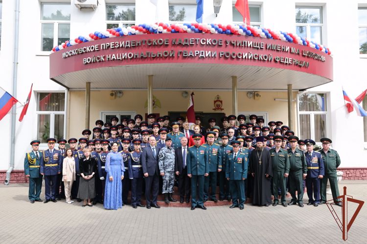 Выпускники МПКУ им. М.А. Шолохова Росгвардии простились со знаменем училища
