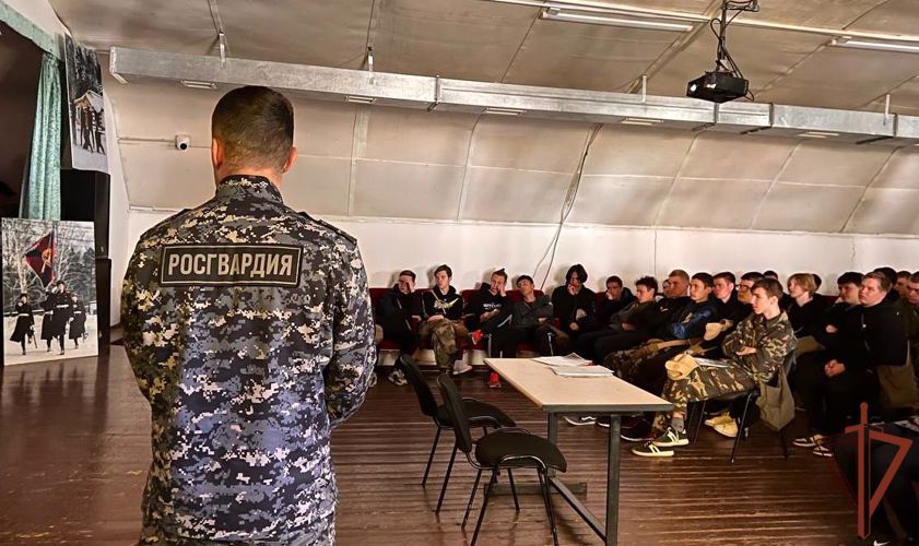 В Уральском округе Росгвардии продолжаются военно-патриотические мероприятия для школьников 