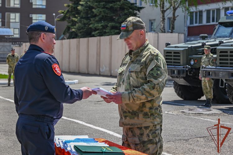 Сотрудники Росгвардии получили новые служебные автомобили в Ставрополе