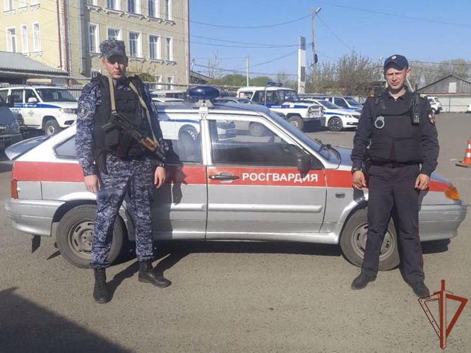 Росгвардейцы вернули родителям потерявшегося ребенка в Кемеровской области