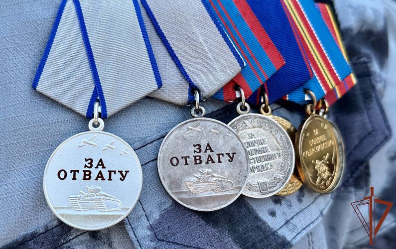 Росгвардейцам- участникам спецоперации вручены госнаграды в Волгограде 