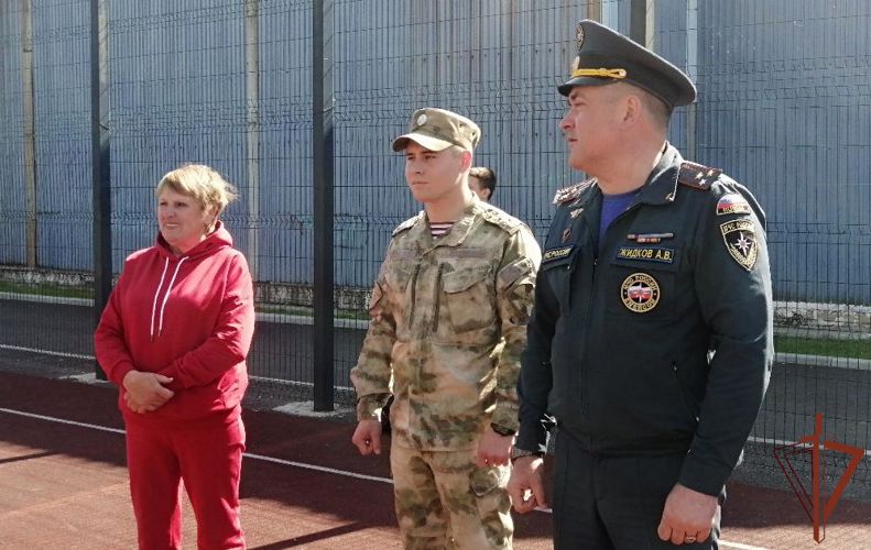 Росгвардия провела мастер-класс для воспитанников подшефного детского социального центра на Южном Урале