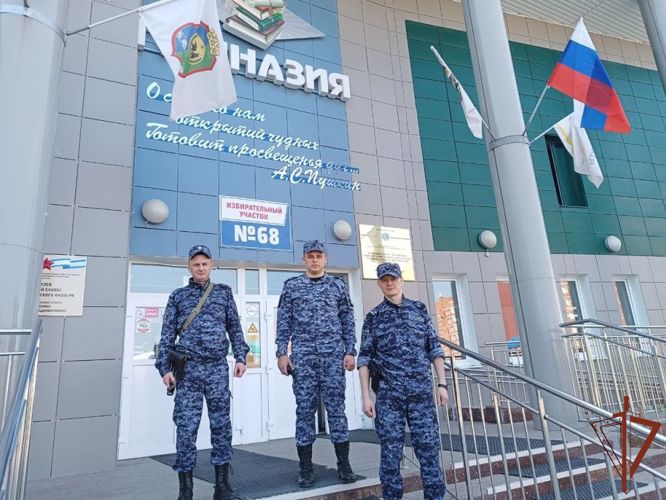 Росгвардия приняла участие в обеспечении безопасности «Последних школьных звонков» на Урале