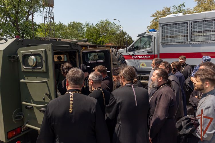 Сотрудники Росгвардии провели учебные сборы с духовенством Кубанской митрополии
